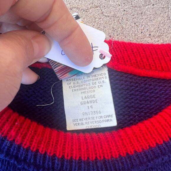 Vintage 1990's Mickey's Stuff for Kids Mickey and Minnie heart sweater size 14 - Picture 4 of 5